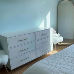 Dresser - 6 Drawers Solid Wood w Brass Hardware