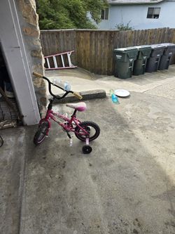 Minnie Mouse Bike With Trainers