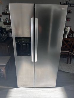 LG fridge *Good Condition*