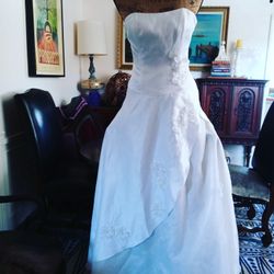 Brand New Negotiable Wedding Dress