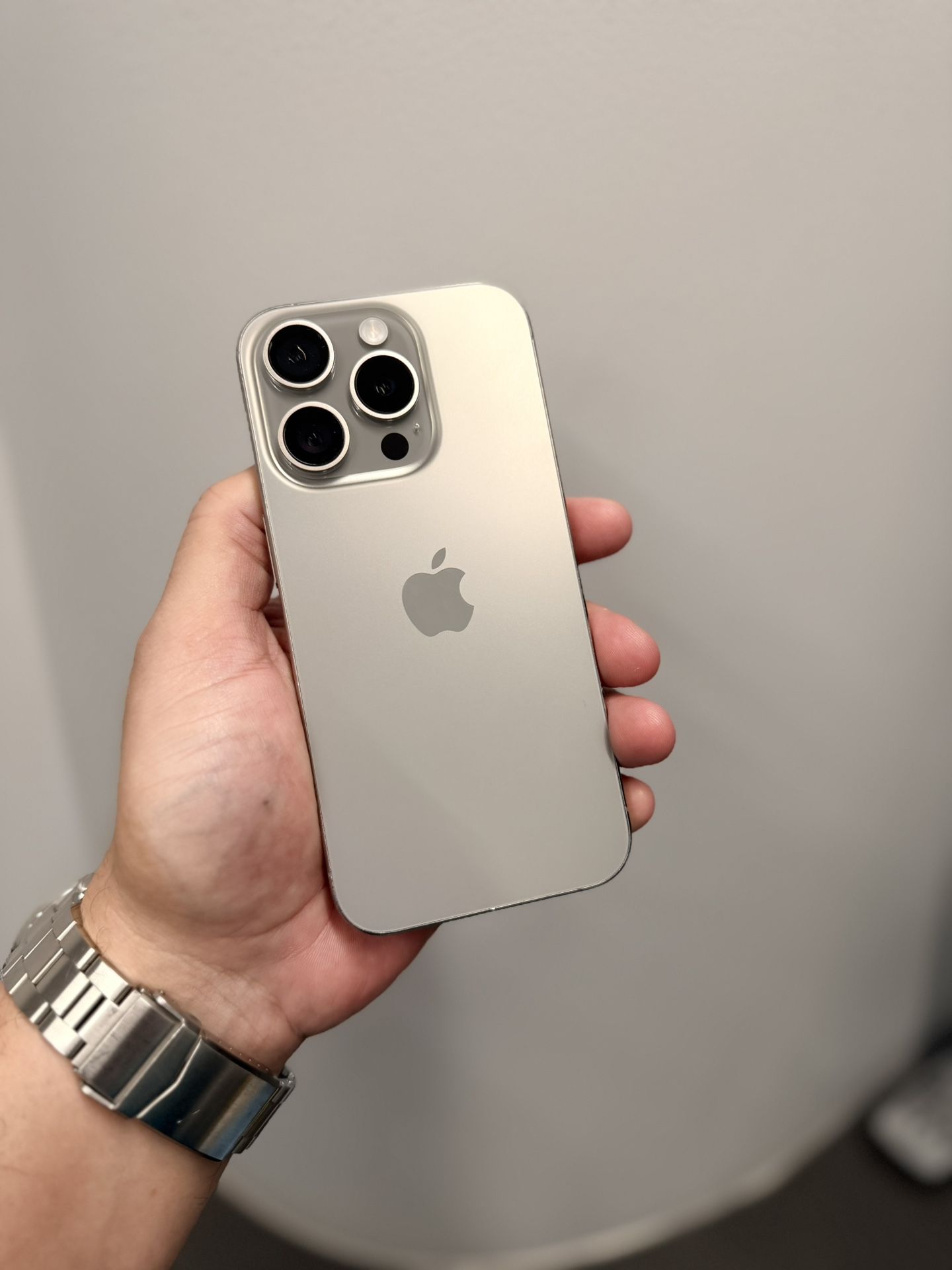 IPhone 15 Pro  512GB,  Good Condition! Unlocked Use Any Carrier.    Hablo Espanol.