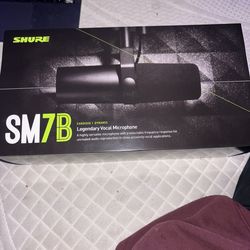 SHURE SM7B