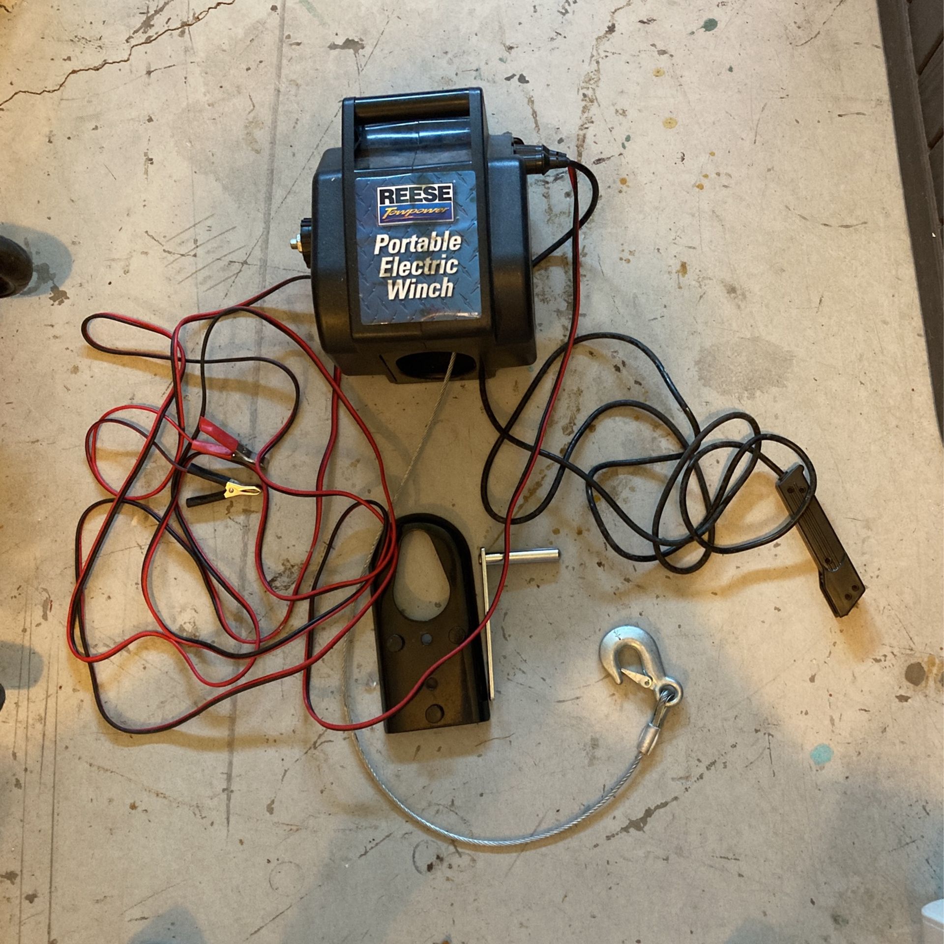 REESE 12 VOLT POWER WINCH for Sale in New Smyrna Beach, FL OfferUp