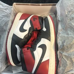 Jordan 1 Black Toe Size 9.5 Men