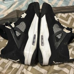 Jordan 4’s Black and White