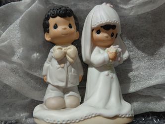 Precious Moments: Bride and Groom