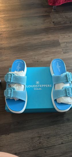 CLARKS CLOUD SANDALS