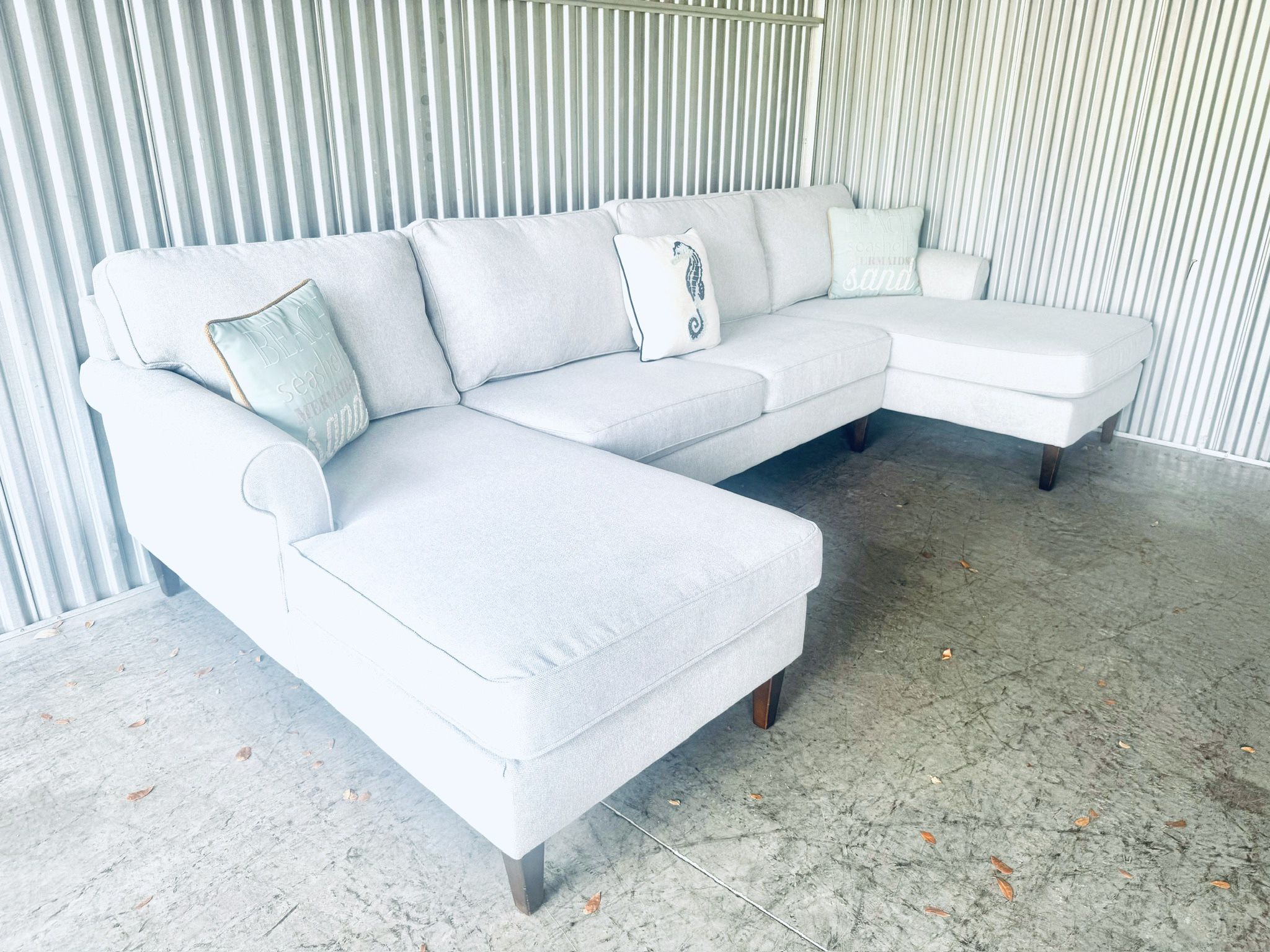 Stunning Upscale West Elm Contemporary Coastal Dual Chaise Sectional Sofa