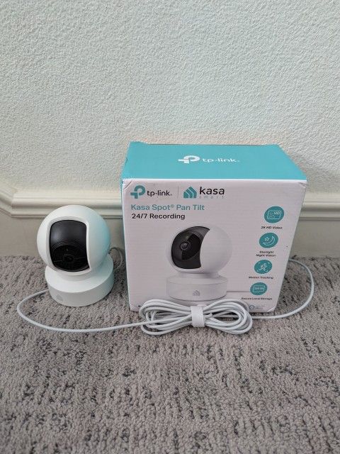 KASA KC401S Pan-Tilt Indoor/Outdoor Smart Camera (Open Box)