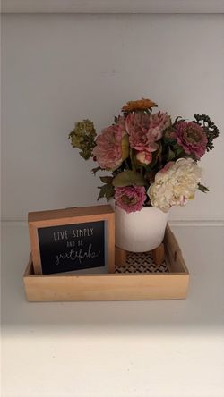 Decorative Tray Set with Sign and Vase