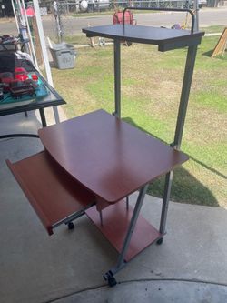 Computer desk