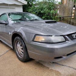 2004 Ford Mustang
