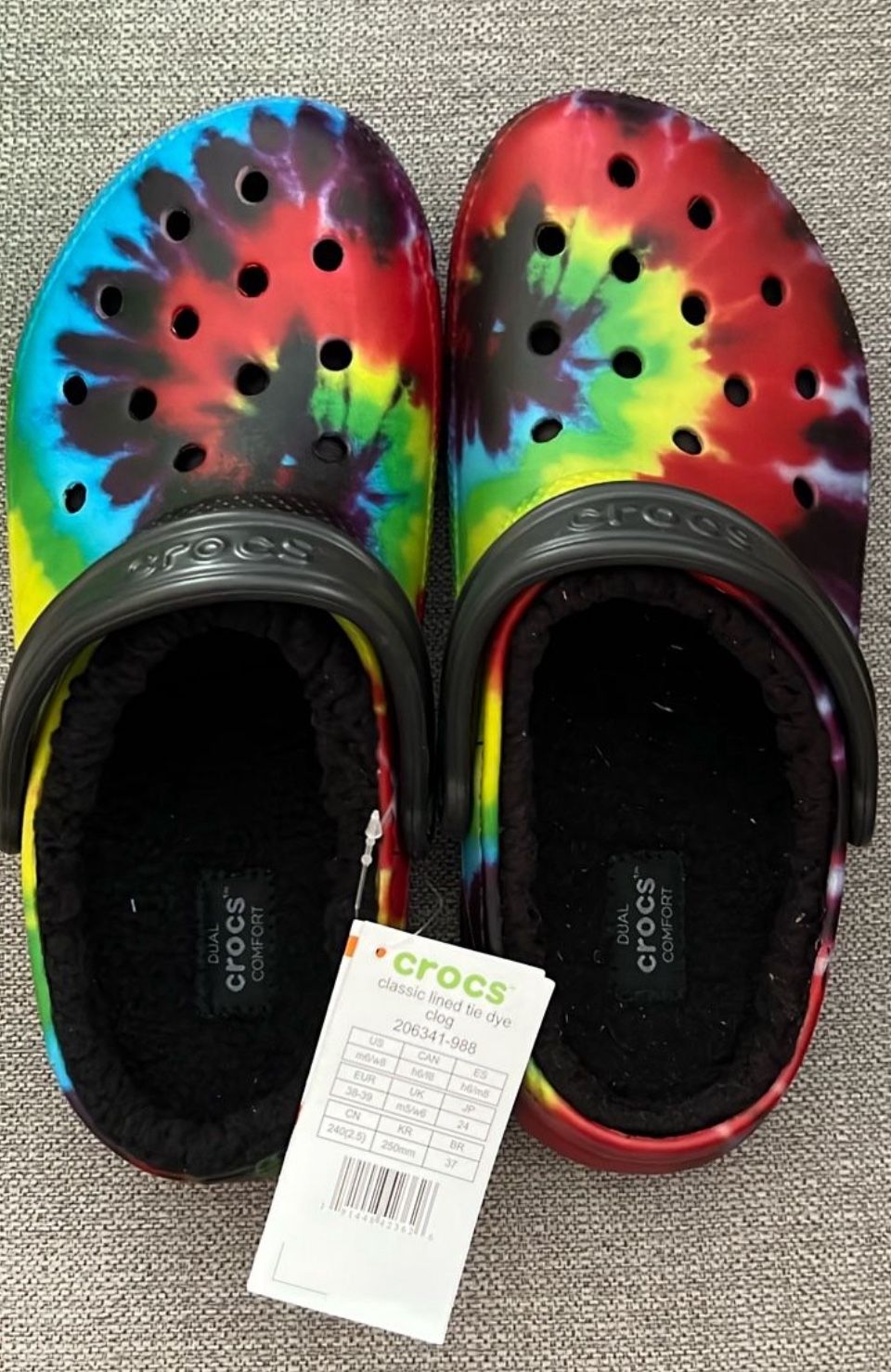 CROCS. New With Tags TIE DYE Fleece LINED. SZ W:8. M:6