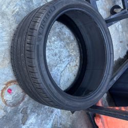 255/35/19 Michelin