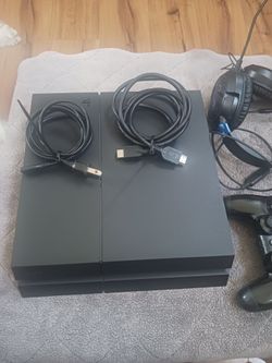 PENDING PICKUP - Playstation 4 with Turtle Beach headset