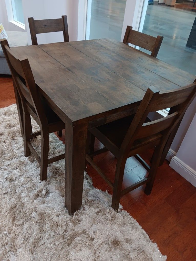 *Now Available!!!*---Stunning Brantley Wood Dining Table Sets W/4 Chairs---Delivery And Financing Available😉