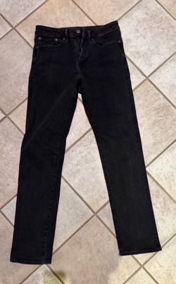4 Pairs of Men’s American Eagle Jeans