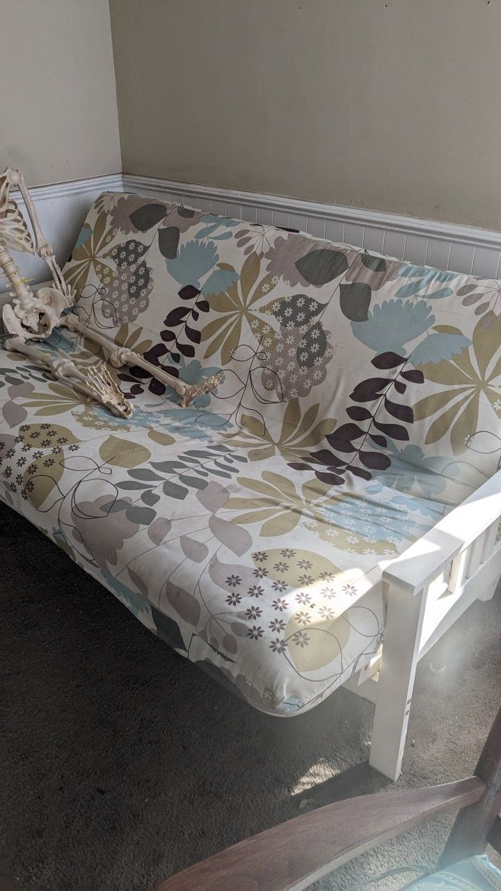 Futon for Sale in Fruitland Park, FL OfferUp