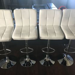 New Set Of 4 White Bar Stools / Adjustable Height And Swivel / Pricedr Is Firm / Pick Up Only / White Pub Stools / new in 📦  
