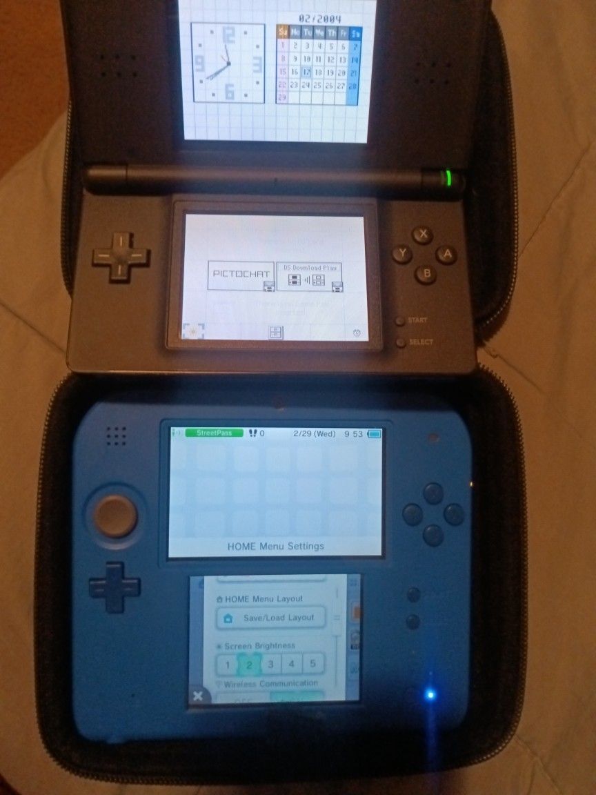 Nintendo 2ds And DS Lite