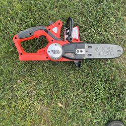 Black & Decker Chainsaw CCS818 