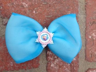 Frozen big bow