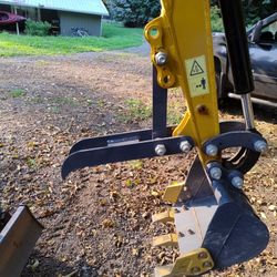 Mini Excavator Adjustable Thumb