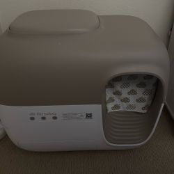 Snowy Cat Litter Box