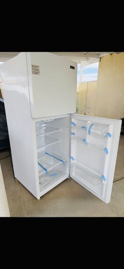 Magic Chef Refrigerator 10.1 cu. ft.