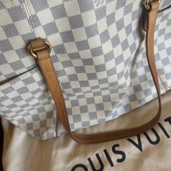 Louis Vuitton Bag 