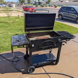 Char-Griller Legacy 33in W/Black Cart (All Grilled And Tools Included!)