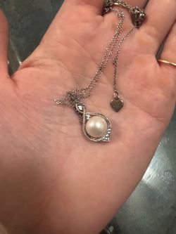 Shane Co pearl necklace