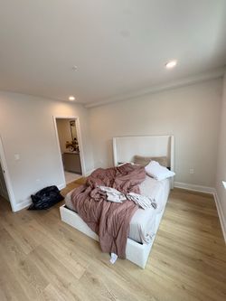 queen size bed