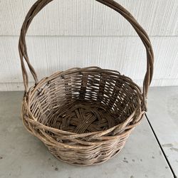20” round x 9” deep Easter Basket wicker