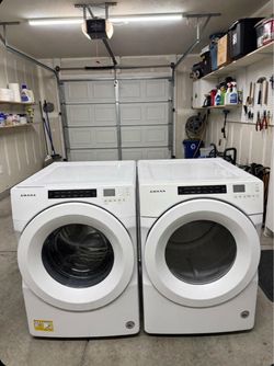 Washer and Dryer/Lavadora y Secadora
