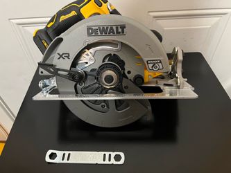 DeWalt XR Brushless Cordless Circular Saw