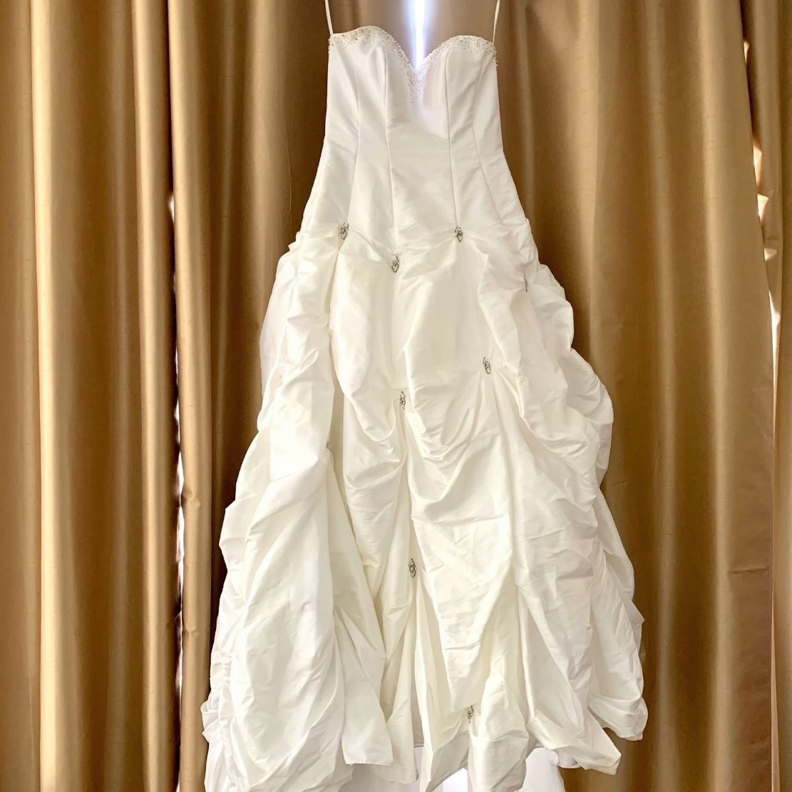 David's Bridal Sweet heart Style Strapless Wedding Dress Size 4 