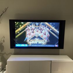 Pioneer Elite 60” Plasma TV – Excellent Picture + Wall Mount Included