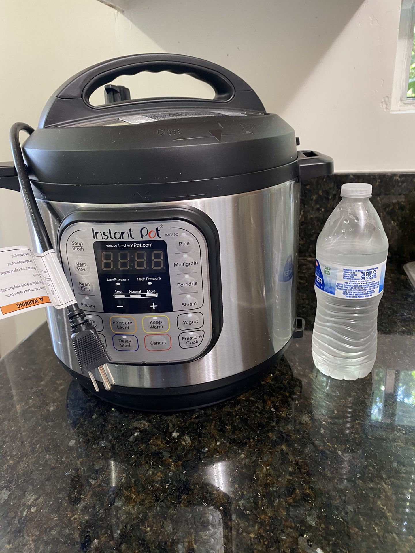 Instant Pot Duo. Almost new! $40 OBO. 6qt. No delivery.