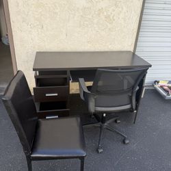 Office Chairs/ Desk 