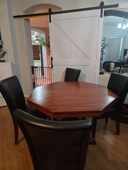 $100 OBO – Reversible Wood Dining Table or Poker/Game Table with 4 Chairs
