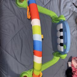 Baby tummy time toy