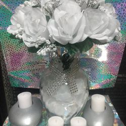 $40 set all White beautiful roses in glass vase (2) candles+ (2) Silver holders Or you can use for weddings bouquet Silver gift bag.