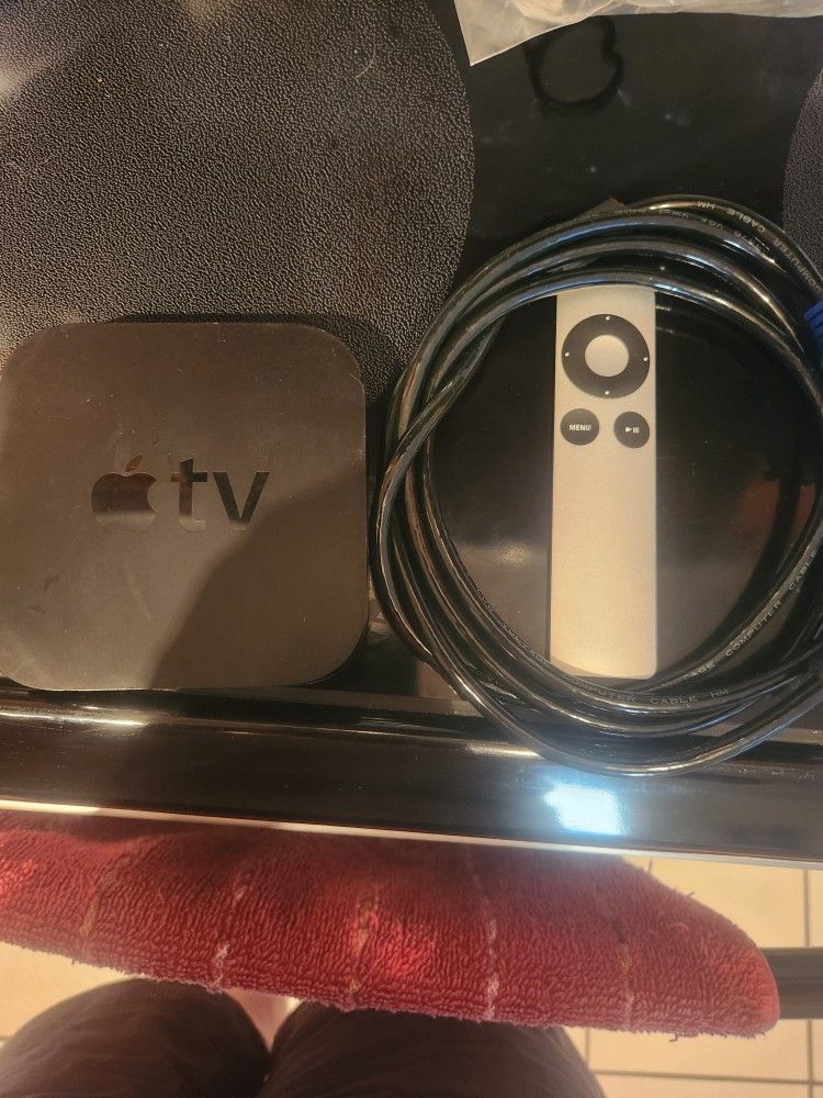 Apple TV (3rd Generation) 1080P Media Streaming Player