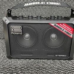 Roland Mobile Cube Battery Powered 5-Watt Stereo Guitar Combo Amplifier