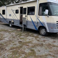 Winnebago 32ft 
