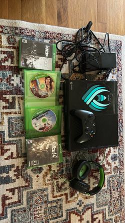 Xbox one adult owned with extras