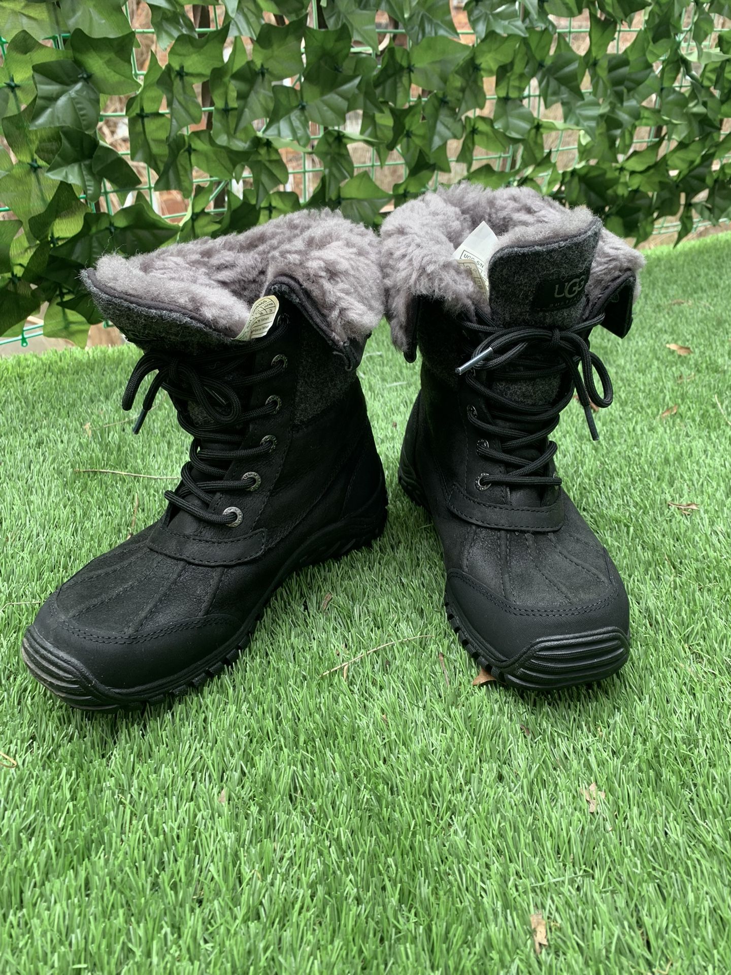 UGG waterproof Ladies Size 7 Boots