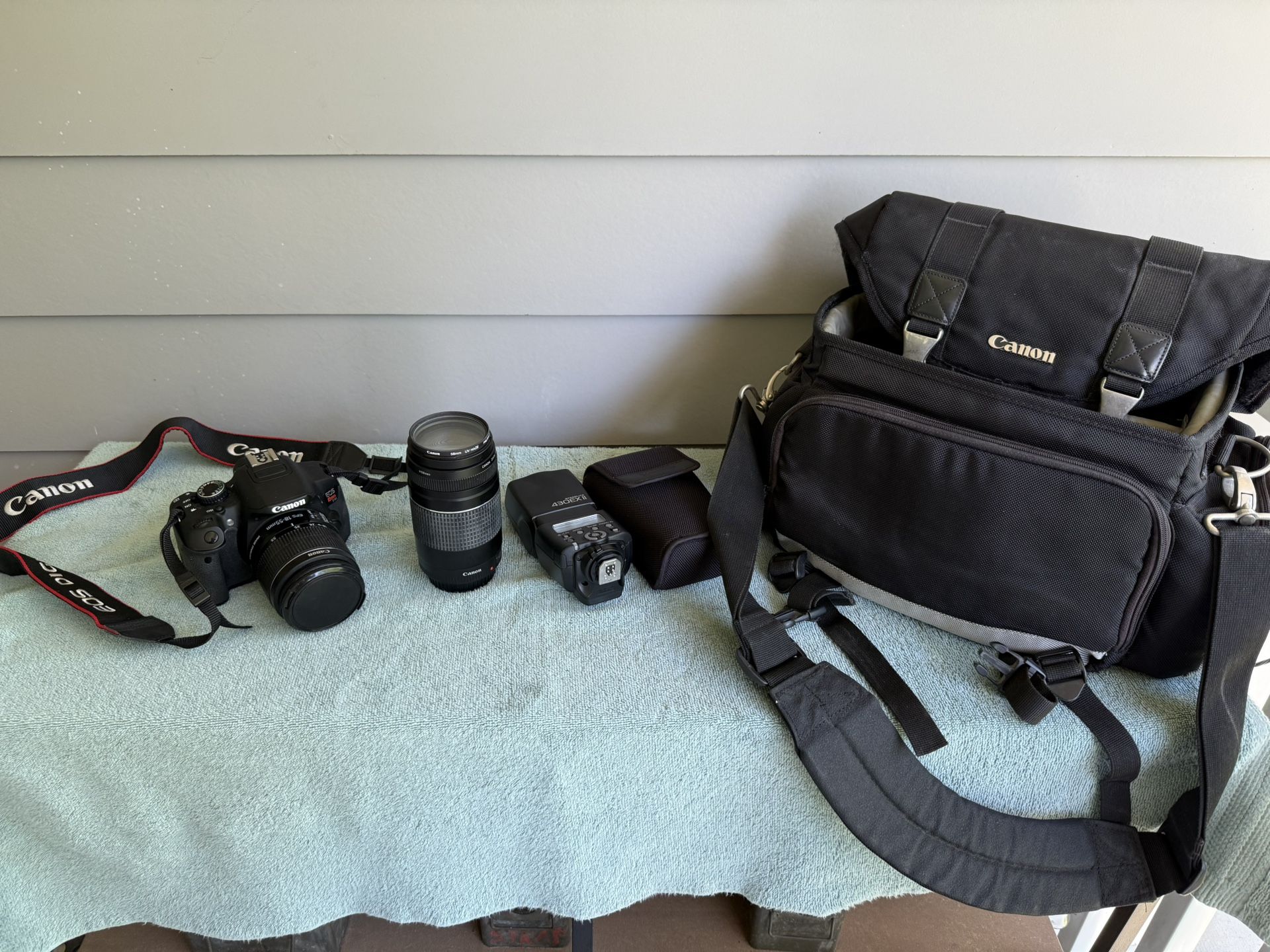 📸 Canon EOS Rebel T4i DSLR Camera + Lens Bundle – Great Condition!