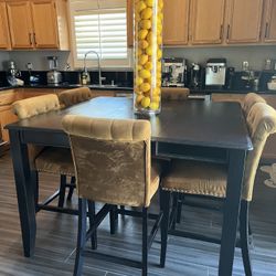 Black Dining Table and 6 Chairs 